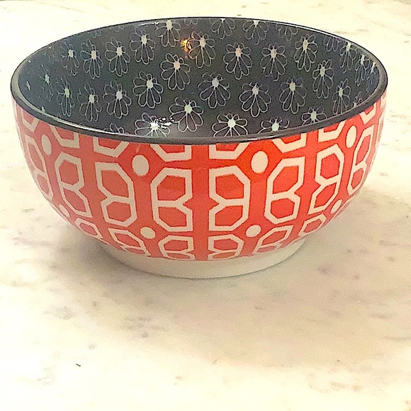 GRAYDON HALL SOUP BOWL BLACK FLORAL WITH RED 5 1/2 INCH NEW - Picture 3 of 5